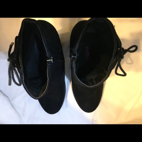 Black suede booties - Picture 2 of 3